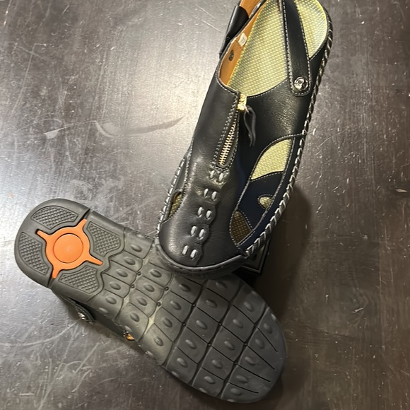 Mens Casual Closed Toe Adjustable Leather Sandals - Picture 2 of 2